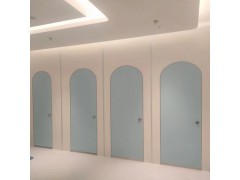 幼儿园儿童蹲坑隔断 抗倍特厕所隔板 小便斗卡通造型卫生间隔断