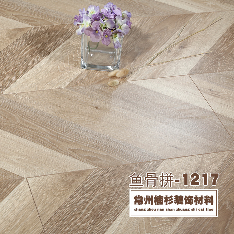 12318682051_1519824161