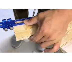 别墅装修木工施工现场